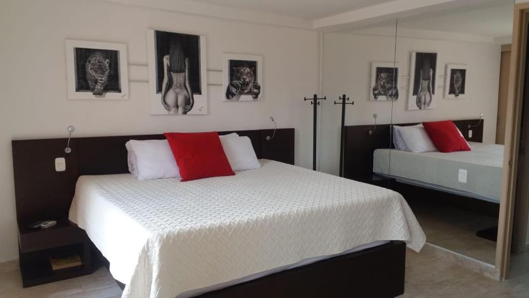 Apartasuites AV Medellín Extérieur photo