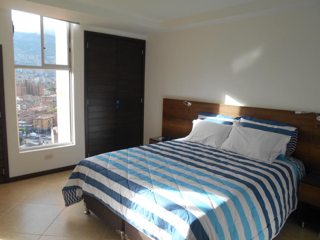 Apartasuites AV Medellín Extérieur photo